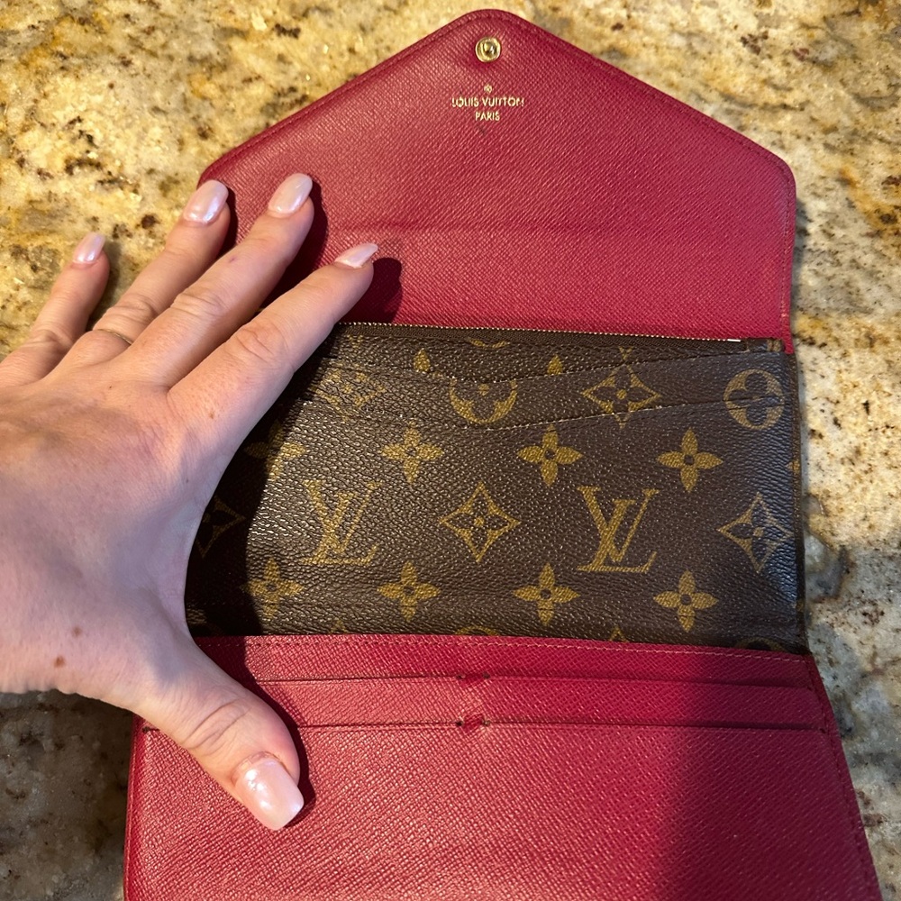 💕Authentic Louis Vuitton Josephine Wallet💕 - Picture 3 of 9